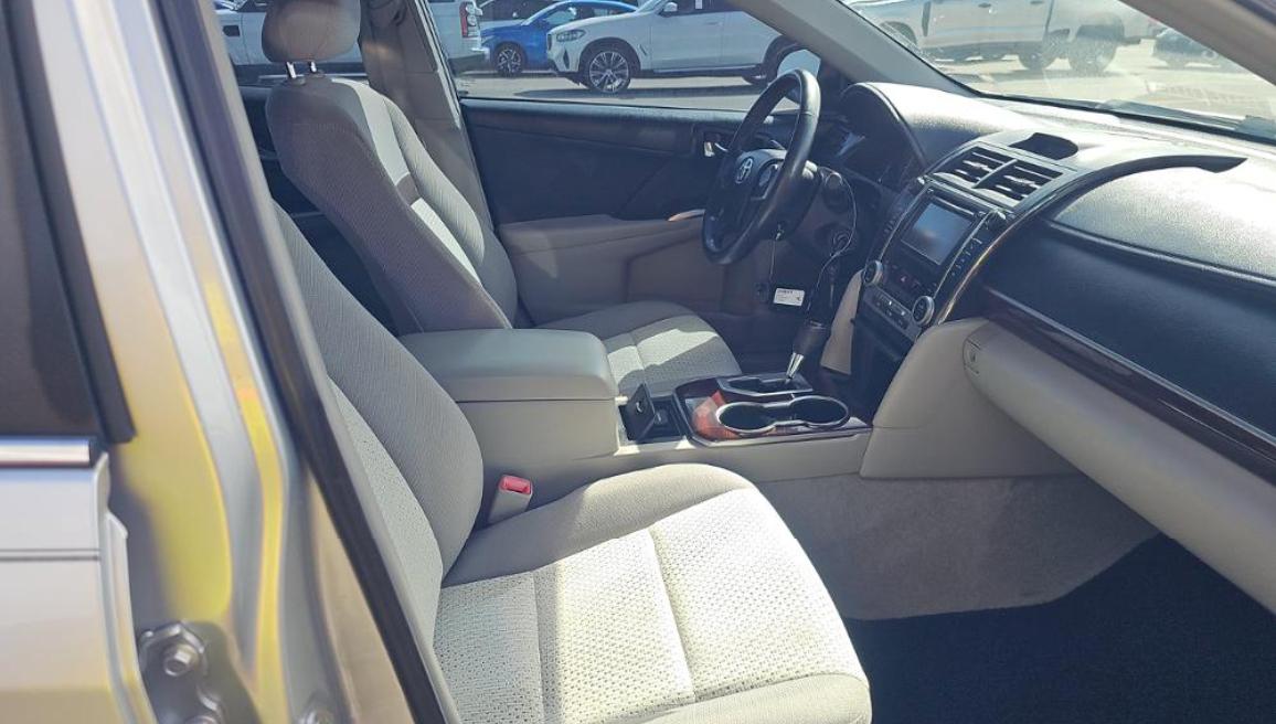Toyota Camry 4dr Sdn I4 Auto XLE (Natl) 2013