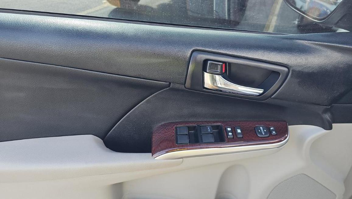 Toyota Camry 4dr Sdn I4 Auto XLE (Natl) 2013