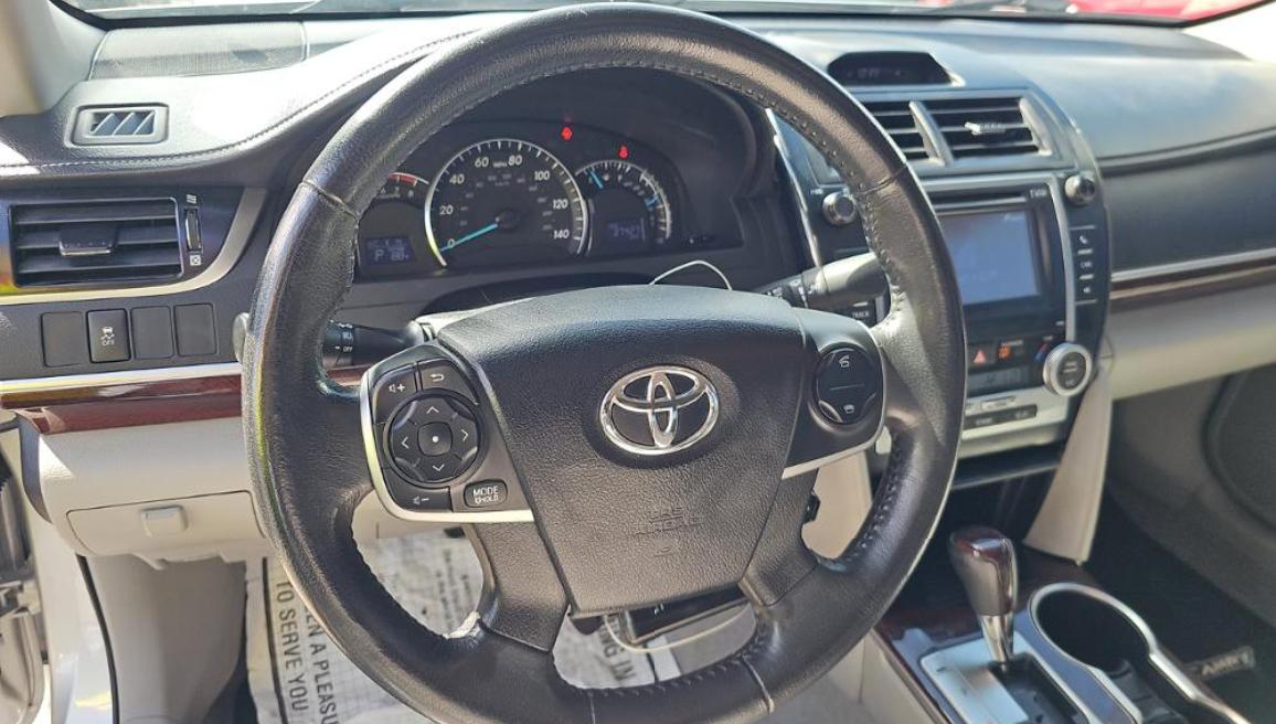 Toyota Camry 4dr Sdn I4 Auto XLE (Natl) 2013