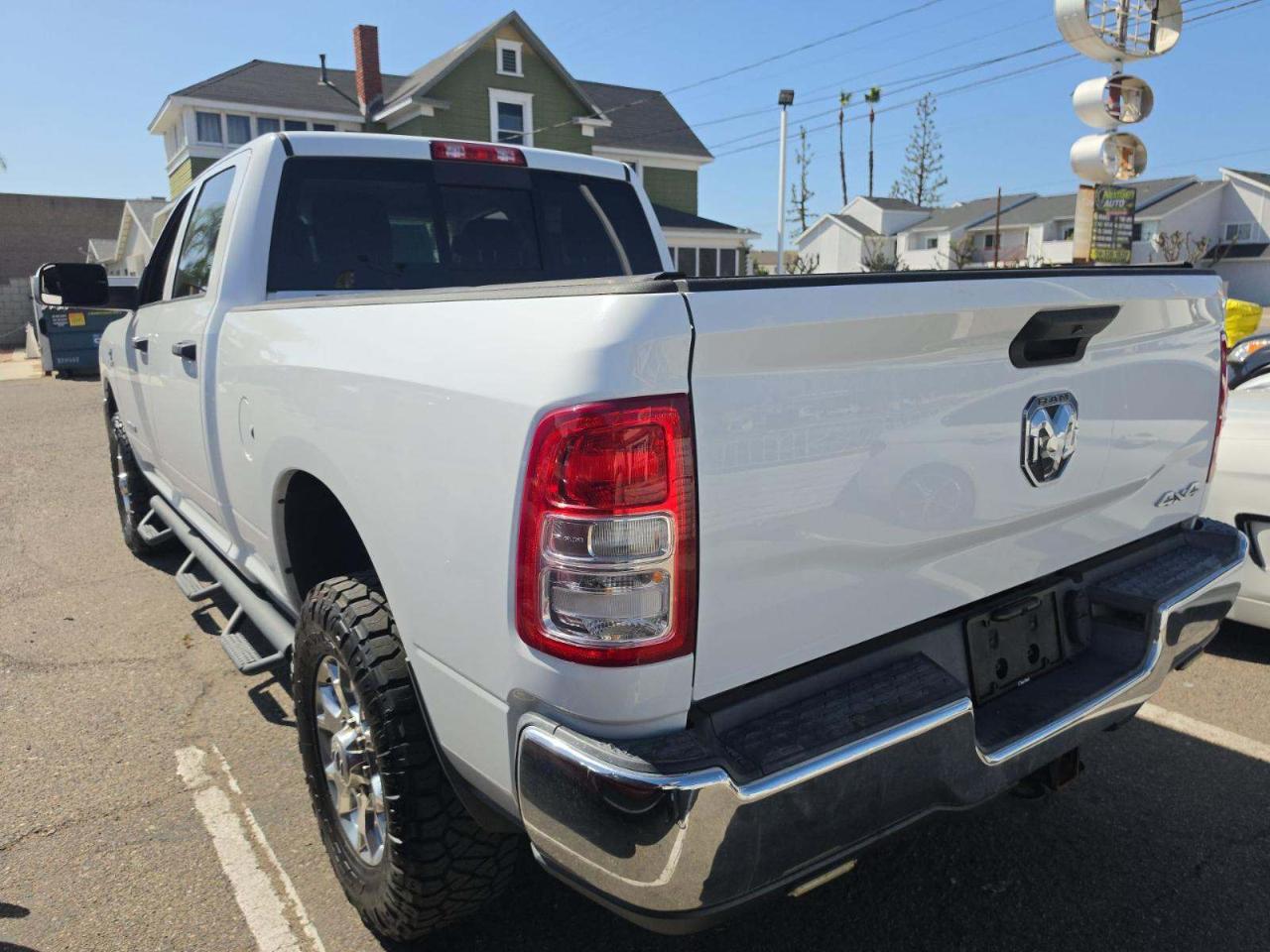 RAM 2500 Tradesman 4x4 Crew Cab 6'4" Box 2020