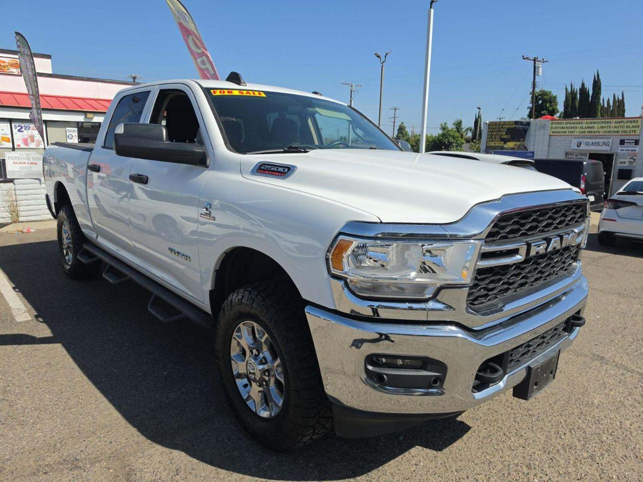 RAM 2500 Tradesman 4x4 Crew Cab 6'4" Box 2020