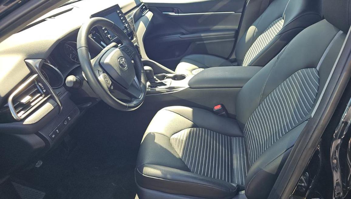 Toyota Camry SE Auto (Natl) 2021