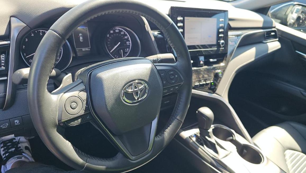 Toyota Camry SE Auto (Natl) 2021