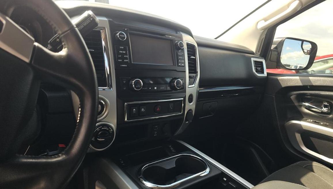 Nissan Titan 4x4 Crew Cab SV 2018