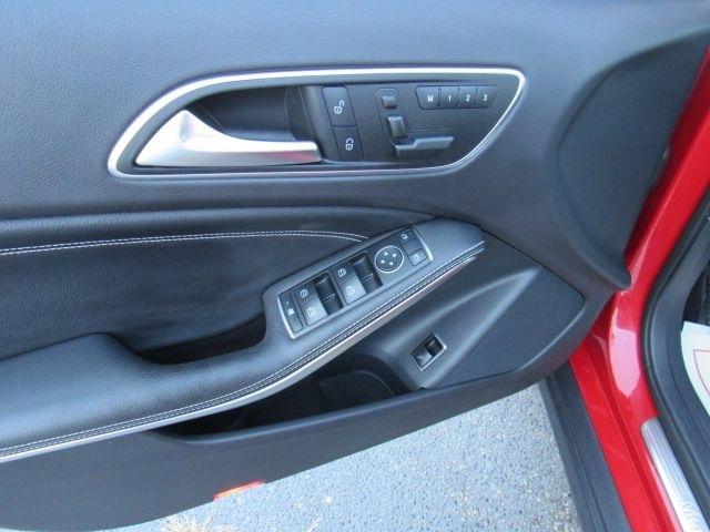 Mercedes-Benz GLA-Class GLA250 4MATIC 2016