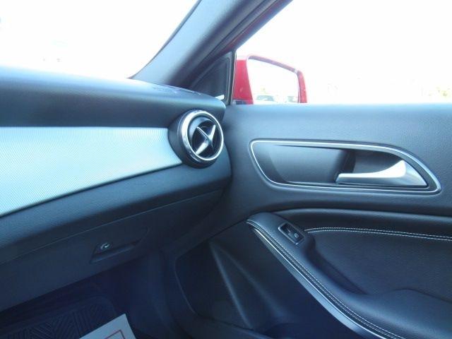 Mercedes-Benz GLA-Class GLA250 4MATIC 2016