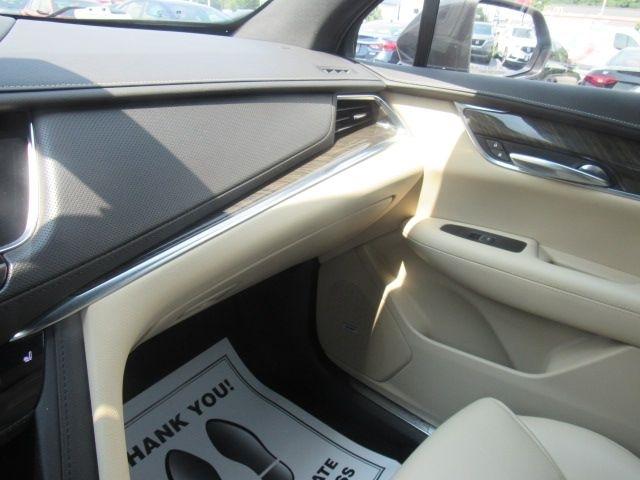 Cadillac XT5 Base AWD 2019