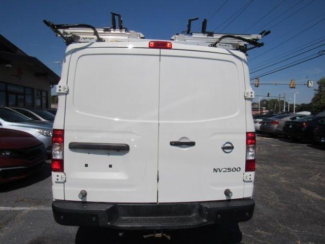 Nissan NV Cargo 2500 HD SV V6 2021