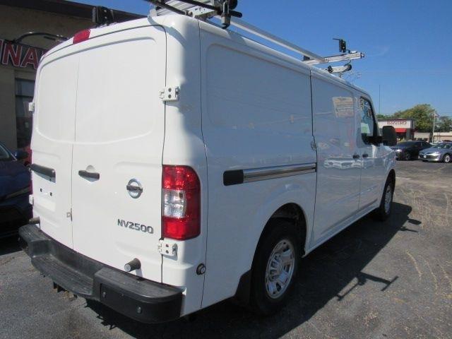 Nissan NV Cargo 2500 HD SV V6 2021