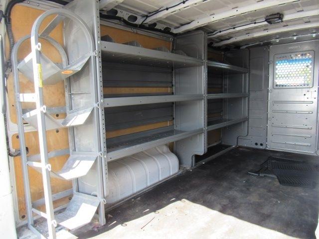 Nissan NV Cargo 2500 HD SV V6 2021