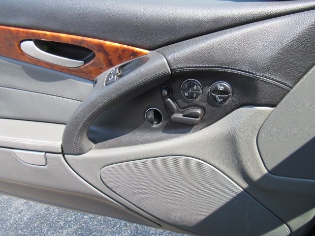 Mercedes-Benz SL-Class SL500 2005