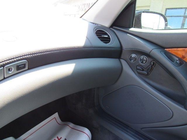 Mercedes-Benz SL-Class SL500 2005