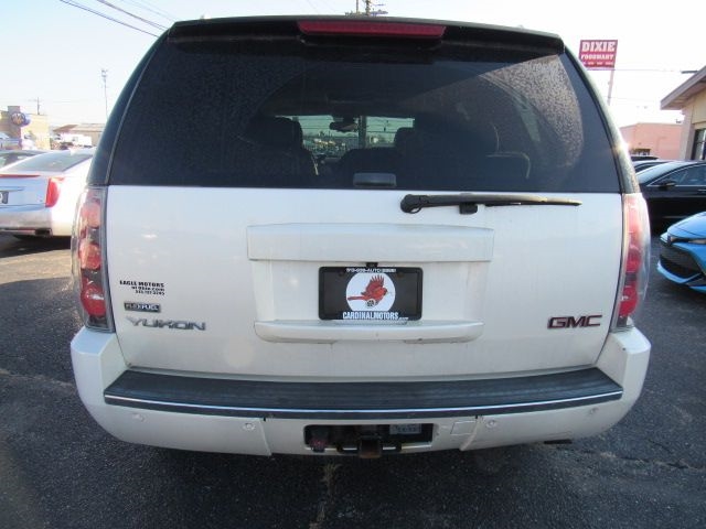 GMC Yukon Denali 4WD 2009