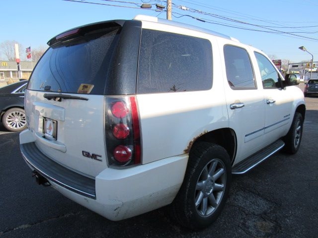 GMC Yukon Denali 4WD 2009