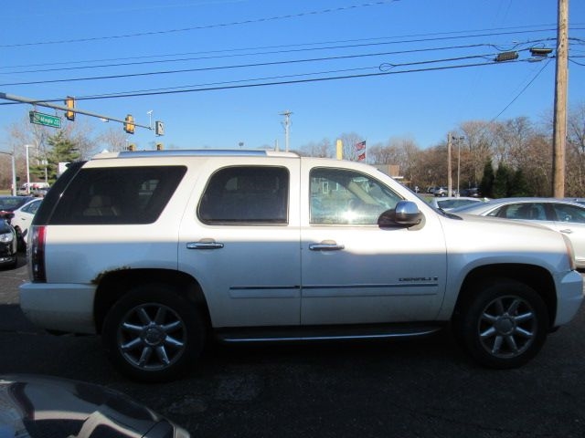 GMC Yukon Denali 4WD 2009