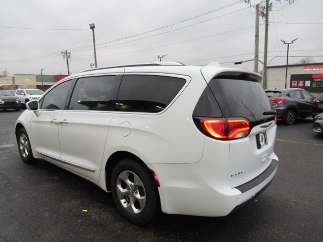 Chrysler Pacifica Touring-L Plus 2017
