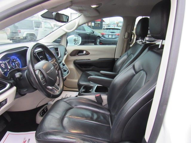 Chrysler Pacifica Touring-L Plus 2017