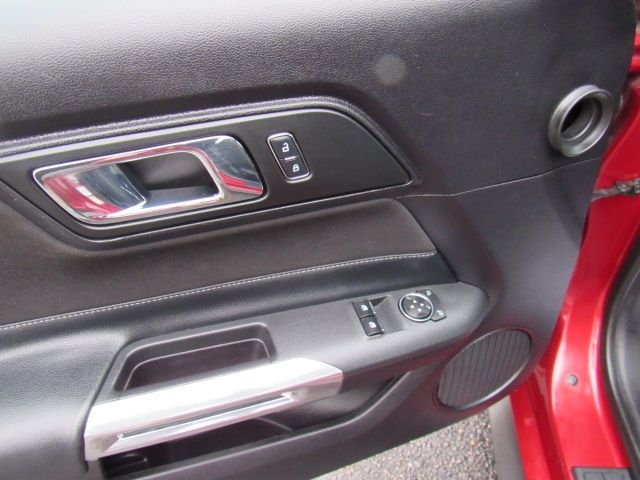 Ford Mustang V6 Coupe 2017