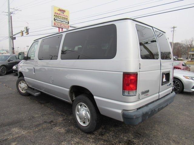 Ford Econoline E-350 XL Super Duty 2014
