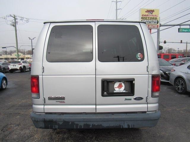 Ford Econoline E-350 XL Super Duty 2014