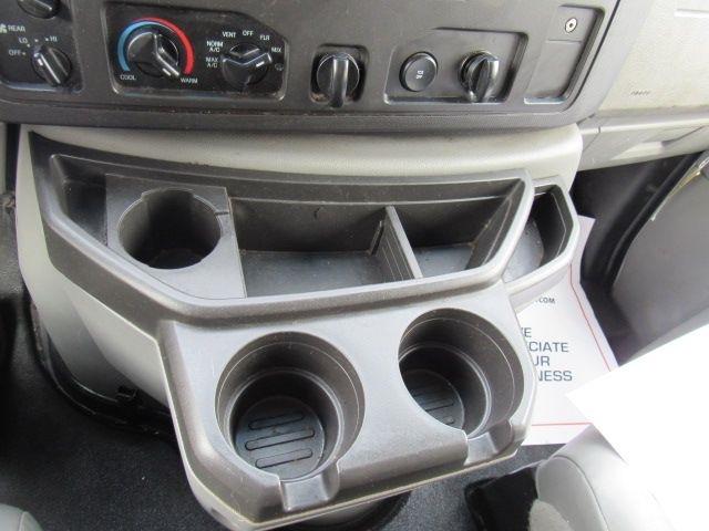 Ford Econoline E-350 XL Super Duty 2014