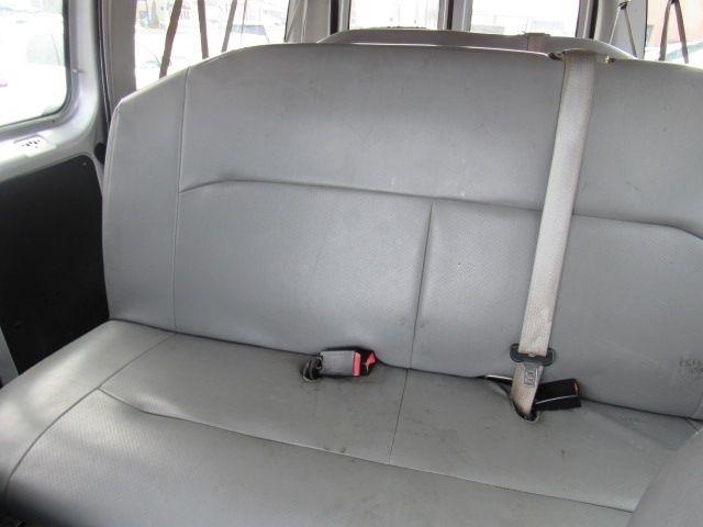 Ford Econoline E-350 XL Super Duty 2014