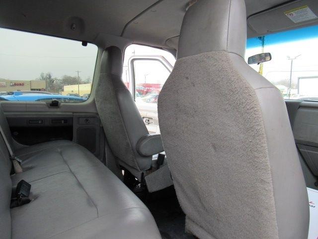 Ford Econoline E-350 XL Super Duty 2014