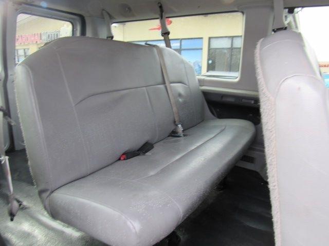 Ford Econoline E-350 XL Super Duty 2014