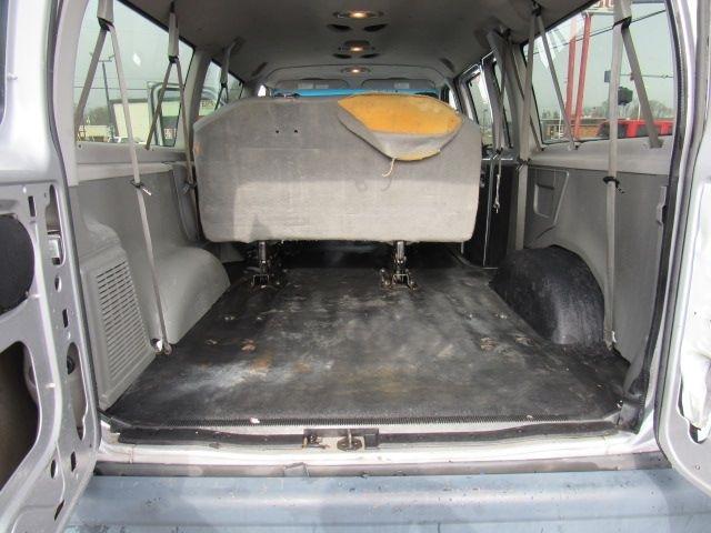 Ford Econoline E-350 XL Super Duty 2014