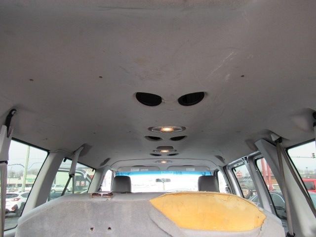 Ford Econoline E-350 XL Super Duty 2014