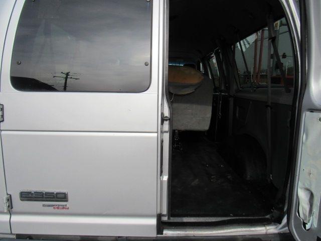 Ford Econoline E-350 XL Super Duty 2014