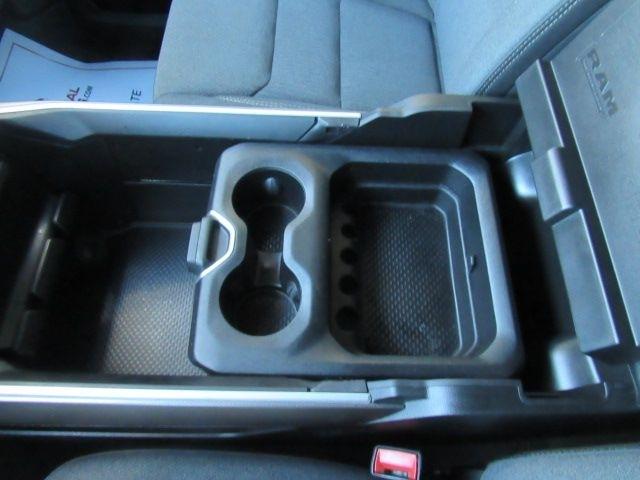 RAM 1500 Big Horn Crew Cab SWB 4WD 2020