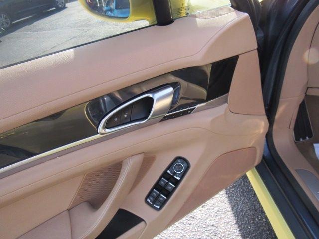 Porsche Panamera 4 2014