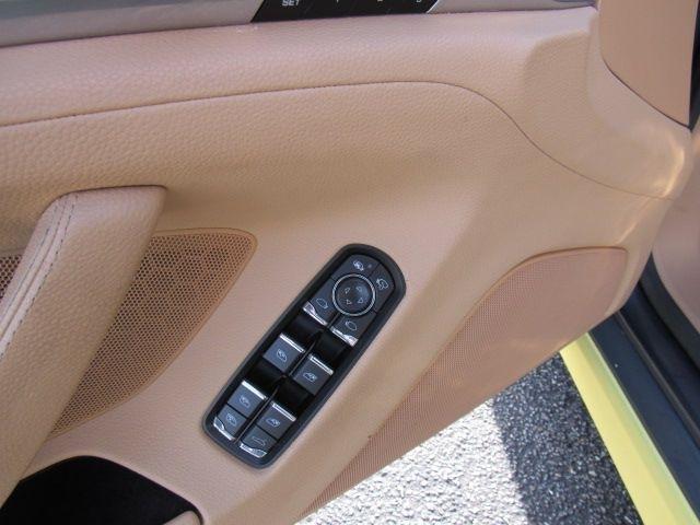 Porsche Panamera 4 2014
