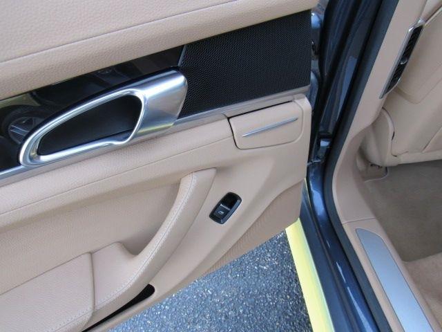 Porsche Panamera 4 2014