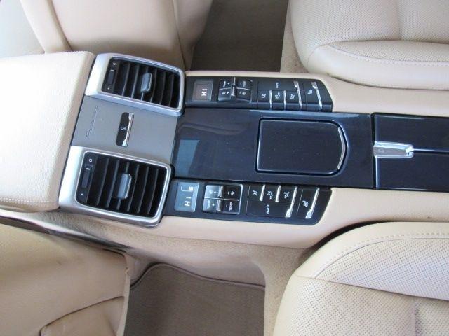Porsche Panamera 4 2014
