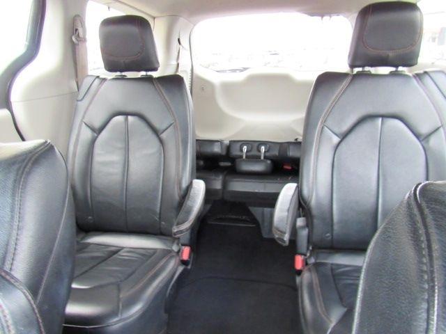 Chrysler Pacifica Touring-L 2017