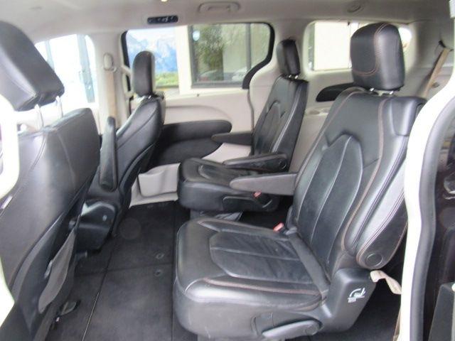 Chrysler Pacifica Touring-L 2017