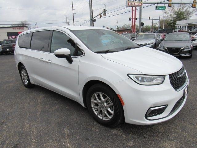 Bright White Clearcoat 2023 Chrysler Pacifica Touring FWD Minivan Front-Wheel Drive
