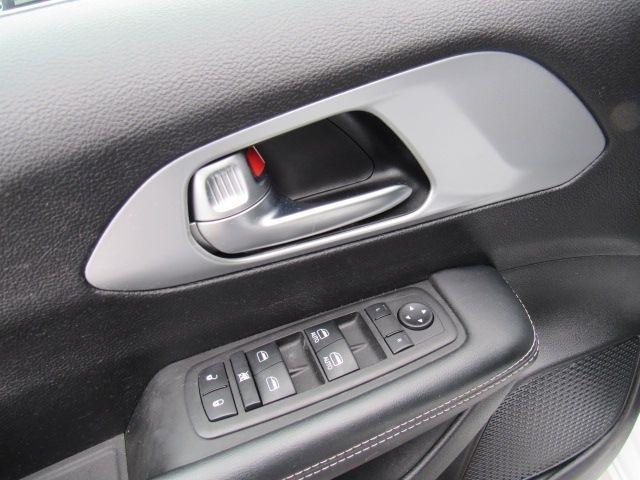 Chrysler Pacifica Touring 2023