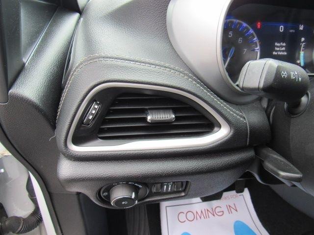 Chrysler Pacifica Touring 2023