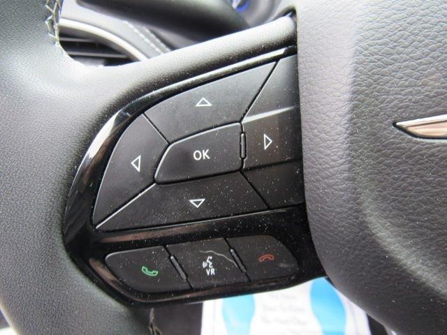 Chrysler Pacifica Touring 2023