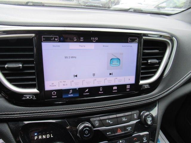 Chrysler Pacifica Touring 2023