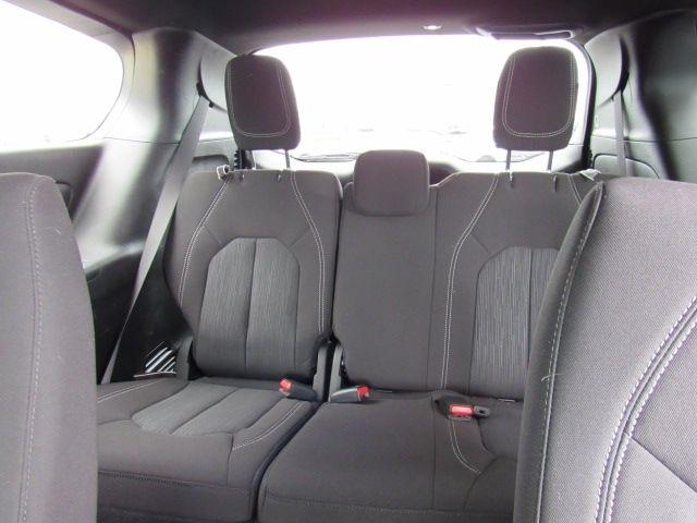 Chrysler Pacifica Touring 2023