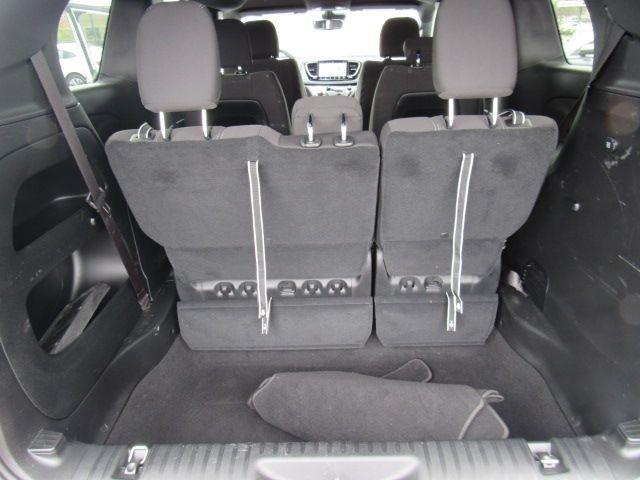 Chrysler Pacifica Touring 2023