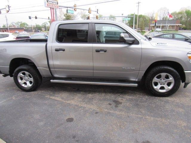 RAM 1500 Tradesman Crew Cab SB 4WD 2019