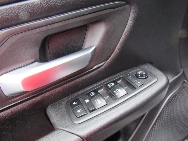 RAM 1500 Tradesman Crew Cab SB 4WD 2019