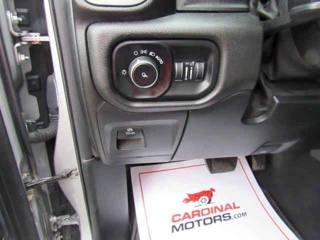 RAM 1500 Tradesman Crew Cab SB 4WD 2019