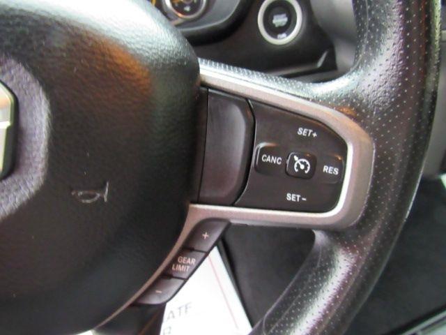 RAM 1500 Tradesman Crew Cab SB 4WD 2019