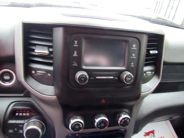 RAM 1500 Tradesman Crew Cab SB 4WD 2019